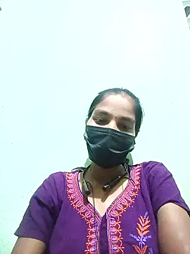 anusiya01 online show from February 3, 2025, 3:06 pm