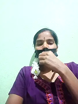 anusiya01 online show from February 21, 2025, 5:20 pm