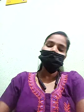 anusiya01 online show from September 20, 2025, 11:44 am