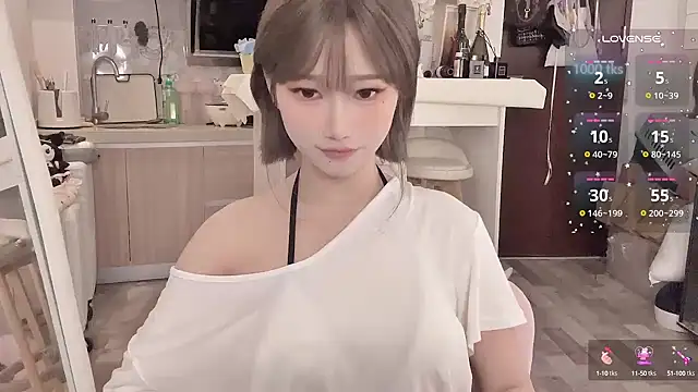 -XunMengLong- online show from March 5, 2025, 5:08 pm