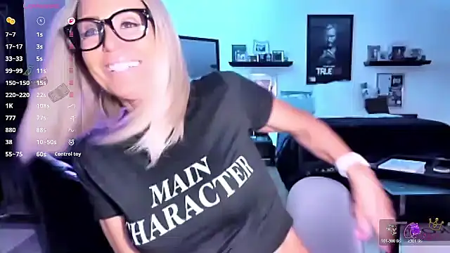 VelvetBarbie online show from April 17, 2026, 12:02 am