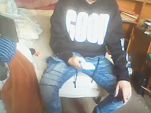 HOTMENVERYHOT online show from April 20, 2026, 10:07 am