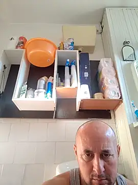 intx800 online show from November 15, 2025, 7:38 am