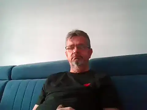 axecoman60 online show from February 10, 2025, 7:04 am