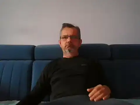 axecoman60 online show from February 12, 2025, 6:51 am