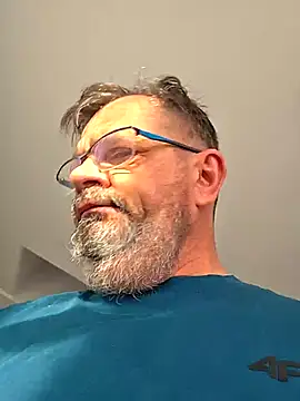 Snapshot of axecoman60 chatting on March 6, 2026, 6:32 am axecoman60 online show from March 6, 2026, 6:32 am