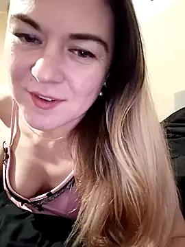 Snapshot of LunikaLunaX chatting on December 30, 2024, 9:19 pm LunikaLunaX online show from December 30, 2024, 9:19 pm