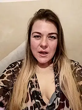 Snapshot of LunikaLunaX chatting on February 7, 2025, 9:15 pm LunikaLunaX online show from February 7, 2025, 9:15 pm