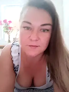 Snapshot of LunikaLunaX chatting on September 10, 2025, 9:20 am LunikaLunaX online show from September 10, 2025, 9:20 am