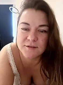 Snapshot of LunikaLunaX chatting on January 19, 2026, 7:34 am LunikaLunaX online show from January 19, 2026, 7:34 am