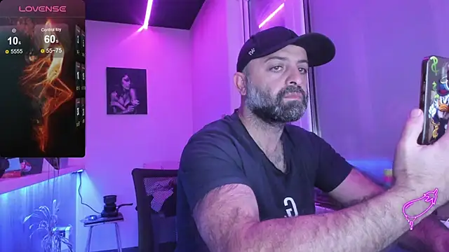 Snapshot of MAGABEAR077 chatting on September 16, 2025, 2:18 pm MAGABEAR077 online show from September 16, 2025, 2:18 pm