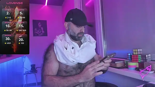 Snapshot of MAGABEAR077 chatting on September 30, 2025, 1:38 pm MAGABEAR077 online show from September 30, 2025, 1:38 pm