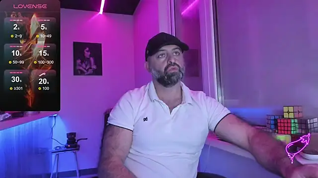 Snapshot of MAGABEAR077 chatting on October 5, 2025, 9:29 am MAGABEAR077 online show from October 5, 2025, 9:29 am