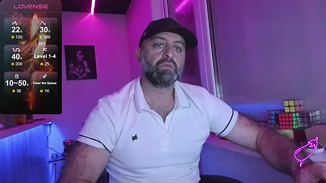 Snapshot of MAGABEAR077 chatting on October 6, 2025, 10:45 am MAGABEAR077 online show from October 6, 2025, 10:45 am