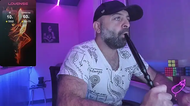 Snapshot of MAGABEAR077 chatting on October 12, 2025, 12:53 am MAGABEAR077 online show from October 12, 2025, 12:53 am