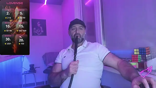 Snapshot of MAGABEAR077 chatting on October 14, 2025, 2:45 am MAGABEAR077 online show from October 14, 2025, 2:45 am