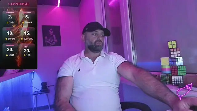 Snapshot of MAGABEAR077 chatting on October 14, 2025, 6:20 pm MAGABEAR077 online show from October 14, 2025, 6:20 pm