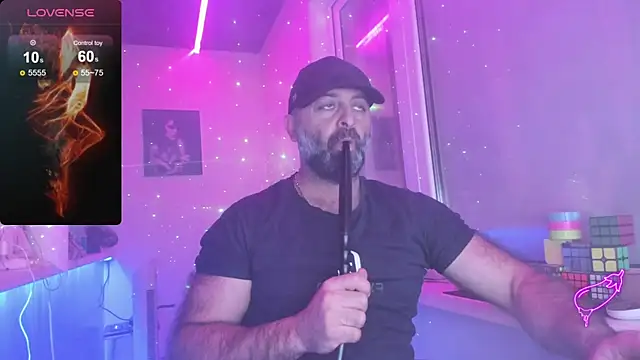 Snapshot of MAGABEAR077 chatting on October 31, 2025, 9:05 pm MAGABEAR077 online show from October 31, 2025, 9:05 pm