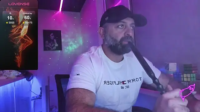 Snapshot of MAGABEAR077 chatting on November 3, 2025, 7:37 pm MAGABEAR077 online show from November 3, 2025, 7:37 pm