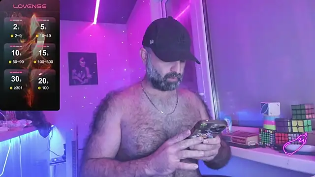 Snapshot of MAGABEAR077 chatting on November 4, 2025, 3:44 pm MAGABEAR077 online show from November 4, 2025, 3:44 pm