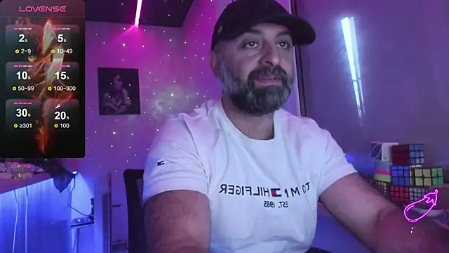 Snapshot of MAGABEAR077 chatting on November 5, 2025, 3:50 am MAGABEAR077 online show from November 5, 2025, 3:50 am