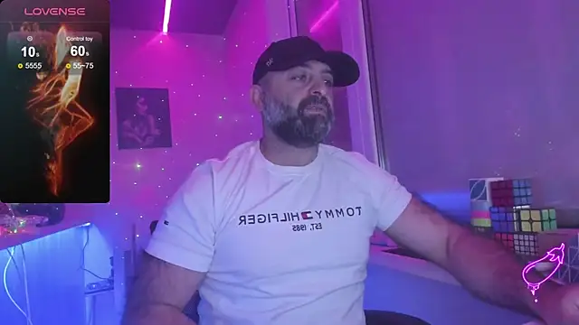 Snapshot of MAGABEAR077 chatting on November 7, 2025, 2:33 am MAGABEAR077 online show from November 7, 2025, 2:33 am