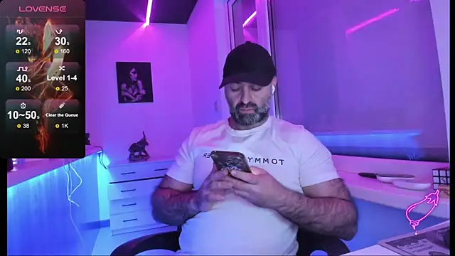 Snapshot of MAGABEAR077 chatting on November 22, 2025, 8:46 am MAGABEAR077 online show from November 22, 2025, 8:46 am