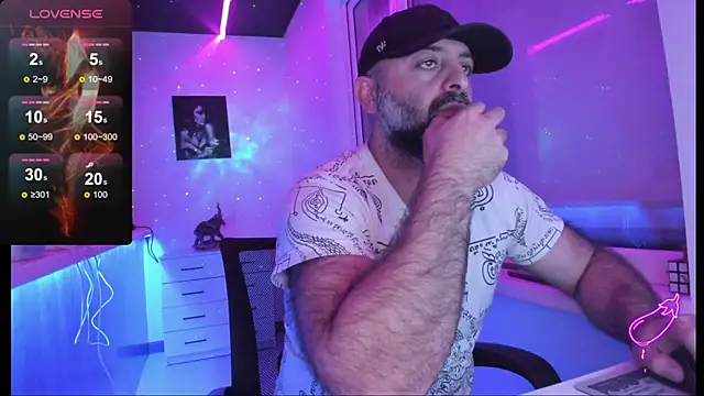 Snapshot of MAGABEAR077 chatting on November 22, 2025, 8:52 pm MAGABEAR077 online show from November 22, 2025, 8:52 pm