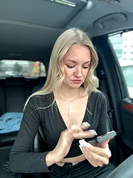 Devill Angel  online show from September 13, 2025, 10:04 am