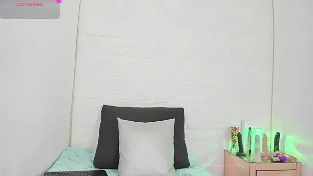 nathally roses online show from February 13, 2025, 8:34 pm