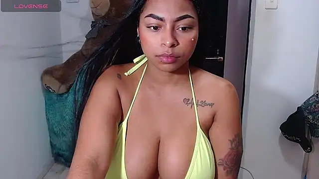 alanajonees22 online show from February 6, 2025, 3:41 pm