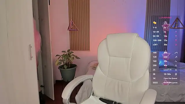 Kendall Bunnyy online show from January 12, 2026, 6:35 pm