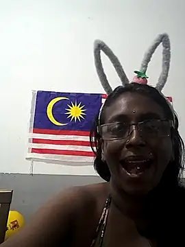 mamakarma1403 online show from September 19, 2025, 12:02 am