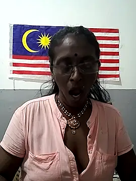 mamakarma1403 online show from October 4, 2025, 6:39 pm