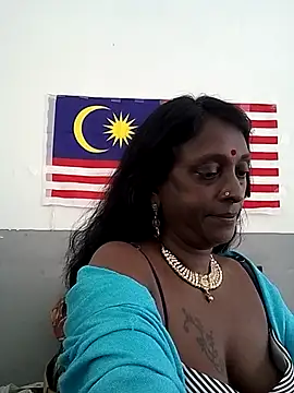 mamakarma1403 online show from October 14, 2025, 5:41 am