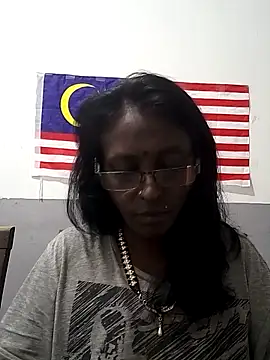 mamakarma1403 online show from November 10, 2025, 11:26 pm