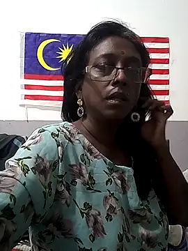 mamakarma1403 online show from December 3, 2025, 4:27 pm