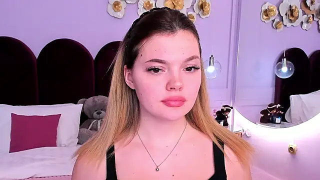 ZaraBloom online show from January 28, 2025, 2:43 am