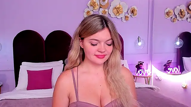 ZaraBloom online show from October 14, 2025, 3:35 pm