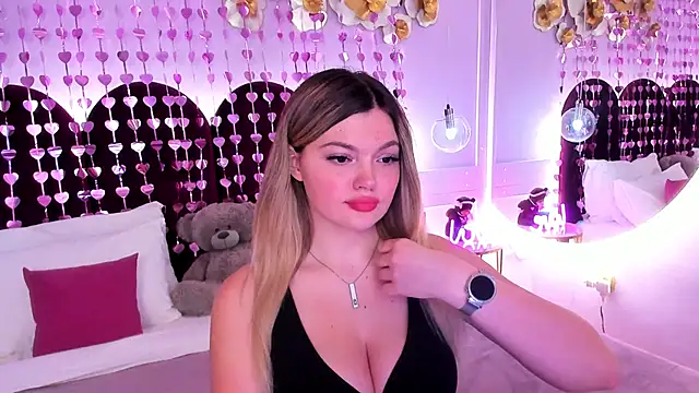 ZaraBloom online show from February 12, 2026, 3:29 pm