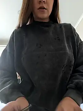 AliceBrayan online show from September 11, 2025, 5:07 am