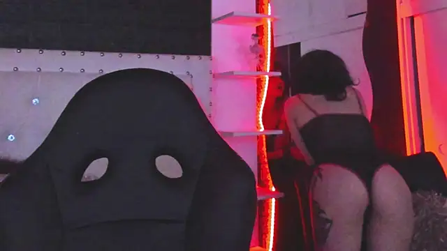 Snapshot of Ghosty_Doll chatting on January 8, 2025, 8:18 pm Ghosty Doll online show from January 8, 2025, 8:18 pm