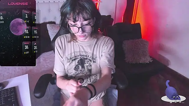 Snapshot of Ghosty_Doll chatting on January 13, 2025, 8:37 pm Ghosty Doll online show from January 13, 2025, 8:37 pm