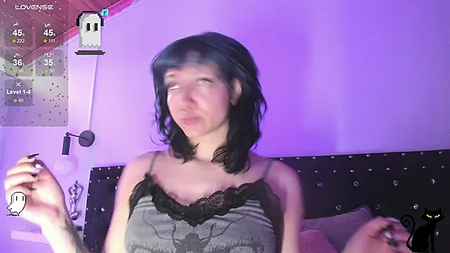 Snapshot of Ghosty_Doll chatting on November 6, 2025, 8:32 pm Ghosty Doll online show from November 6, 2025, 8:32 pm