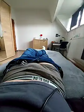 pascalino100 online show from February 27, 2025, 9:32 am