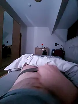 pascalino100 online show from March 12, 2025, 4:41 am