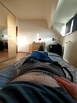 pascalino100 online show from March 19, 2025, 4:34 pm