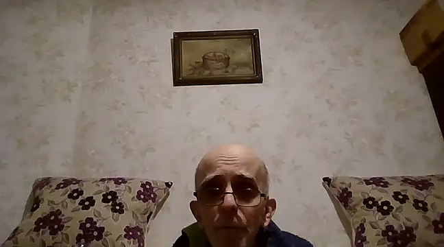 mariusica1xh online show from February 17, 2025, 8:15 pm