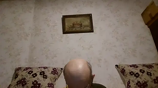 mariusica1xh online show from March 12, 2025, 7:49 pm