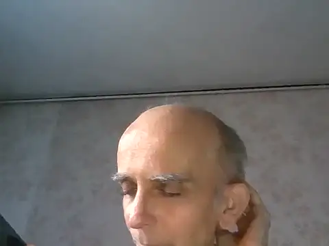 mariusica1xh online show from September 8, 2025, 3:55 pm